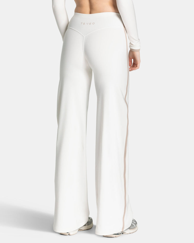 Pantalon à jambe droite et coupe longue Soft « Blanc cassé »