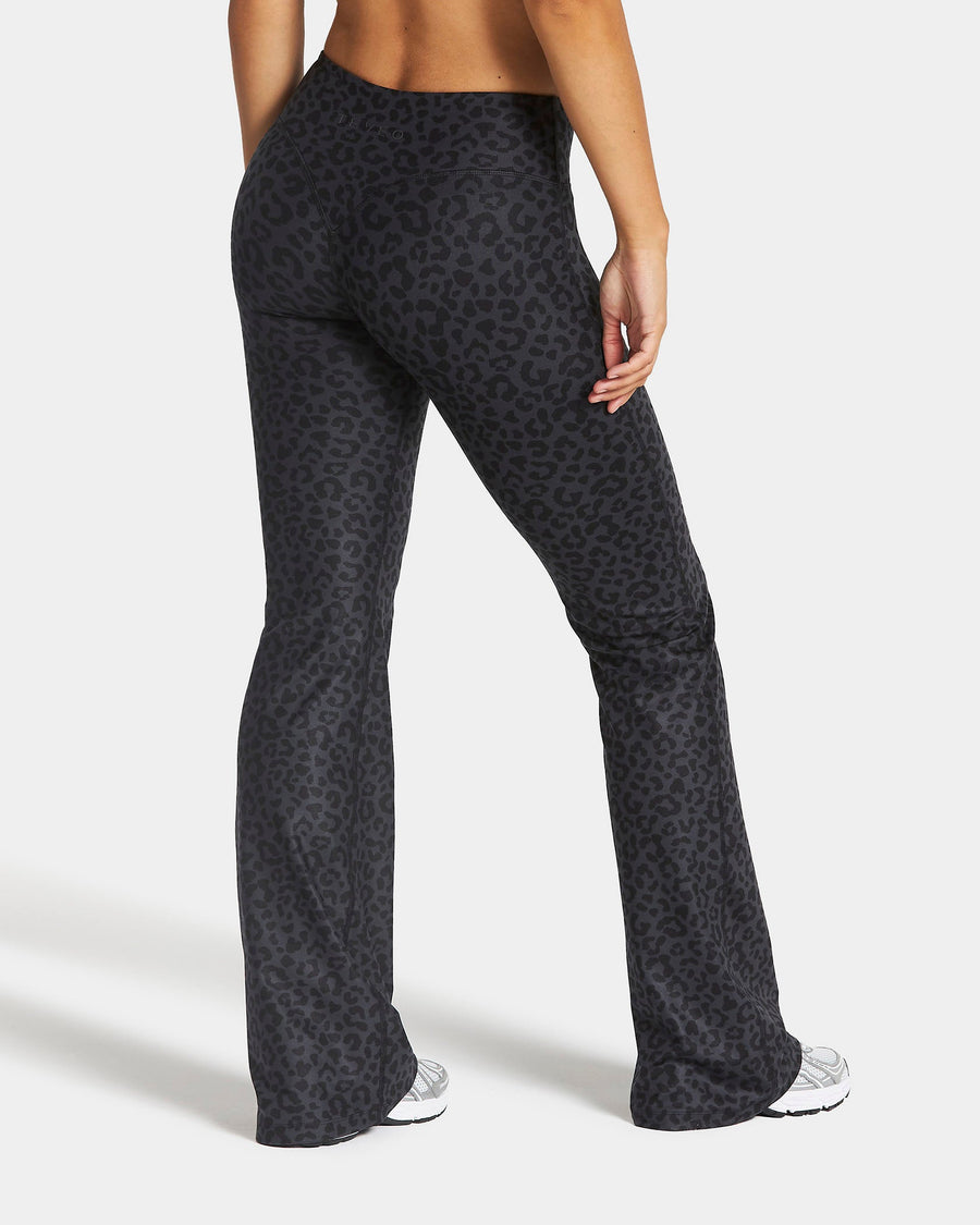 Legging évasé à coupe longue Allrounder « Léopard noir »