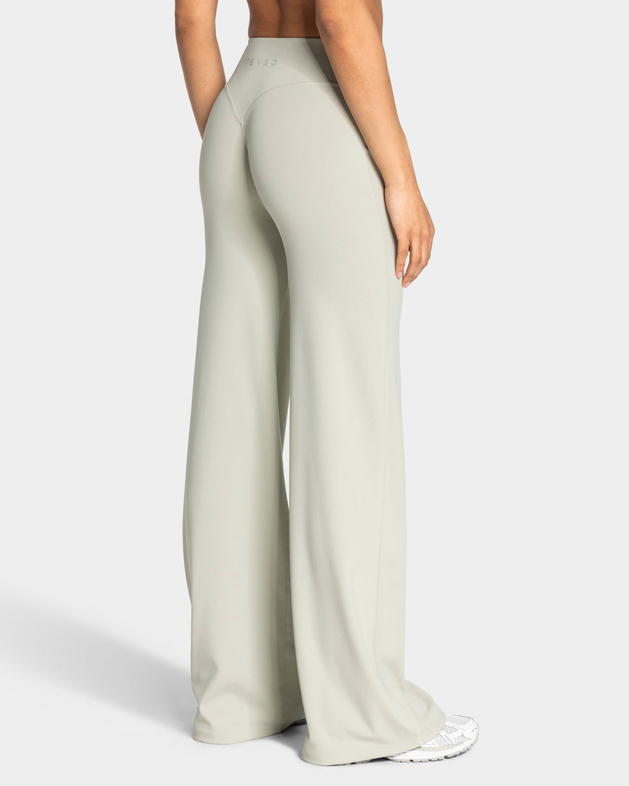 Pantalon à jambe droite et coupe longue Allrounder « pistache »