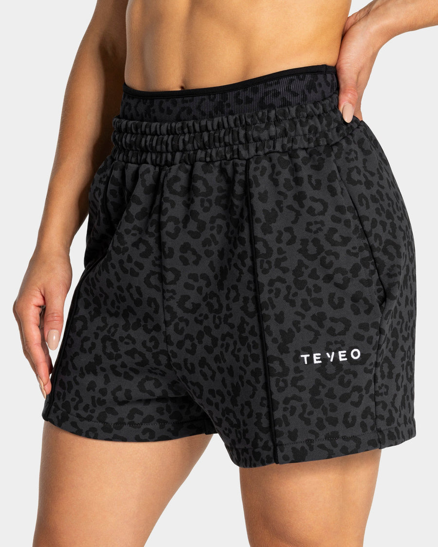 Short oversize Contrastline « Léopard noir »
