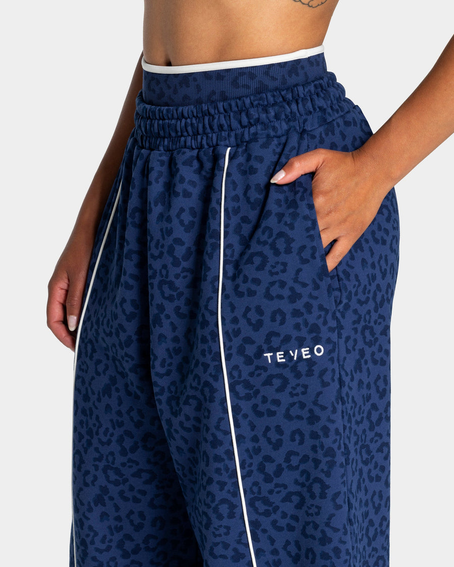Pantalon de jogging Wide Leg Contrastline « Léopard bleu foncé »
