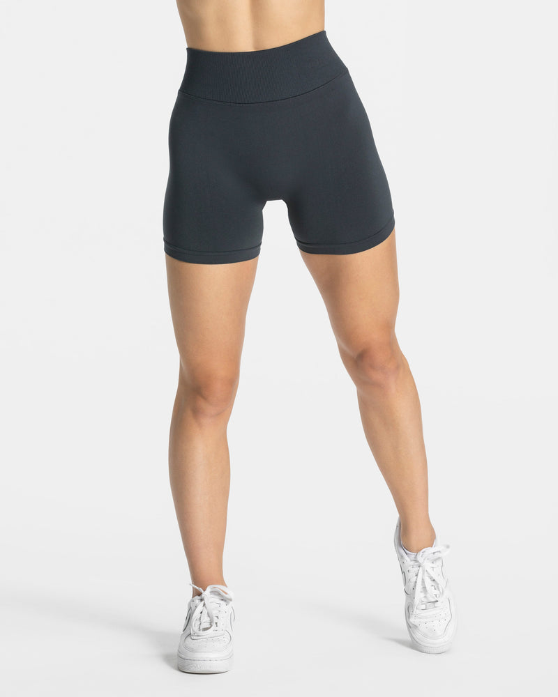 Short dos en V Covert scrunch Essence « Ebony »