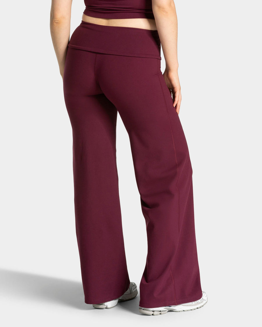 Pantalon à jambe droite et coupe longue Mellow Fold Over « prune »