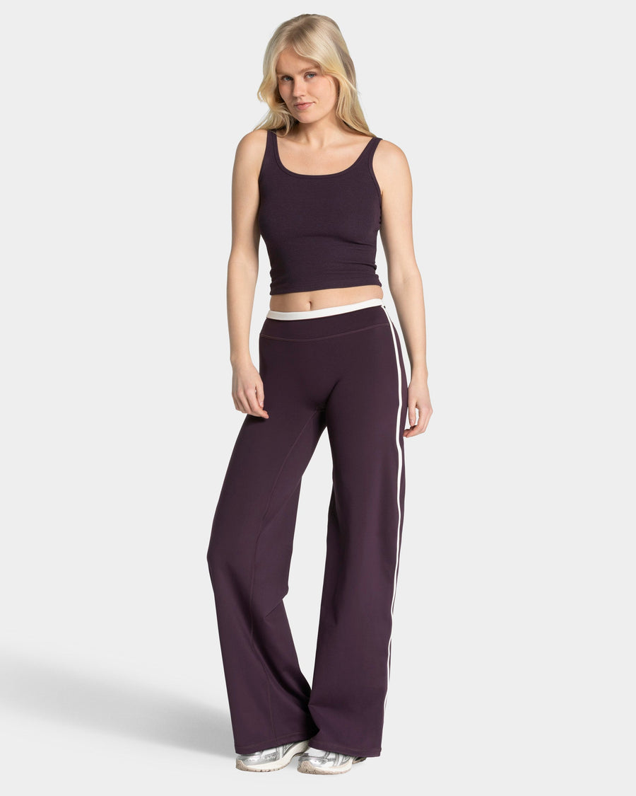 Pantalon Soft Straight Leg Regular "Blackberry"