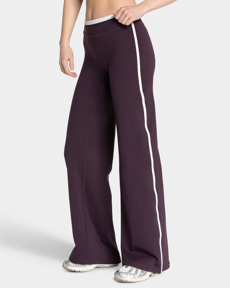 Pantalon Soft Straight Leg Regular "Blackberry"