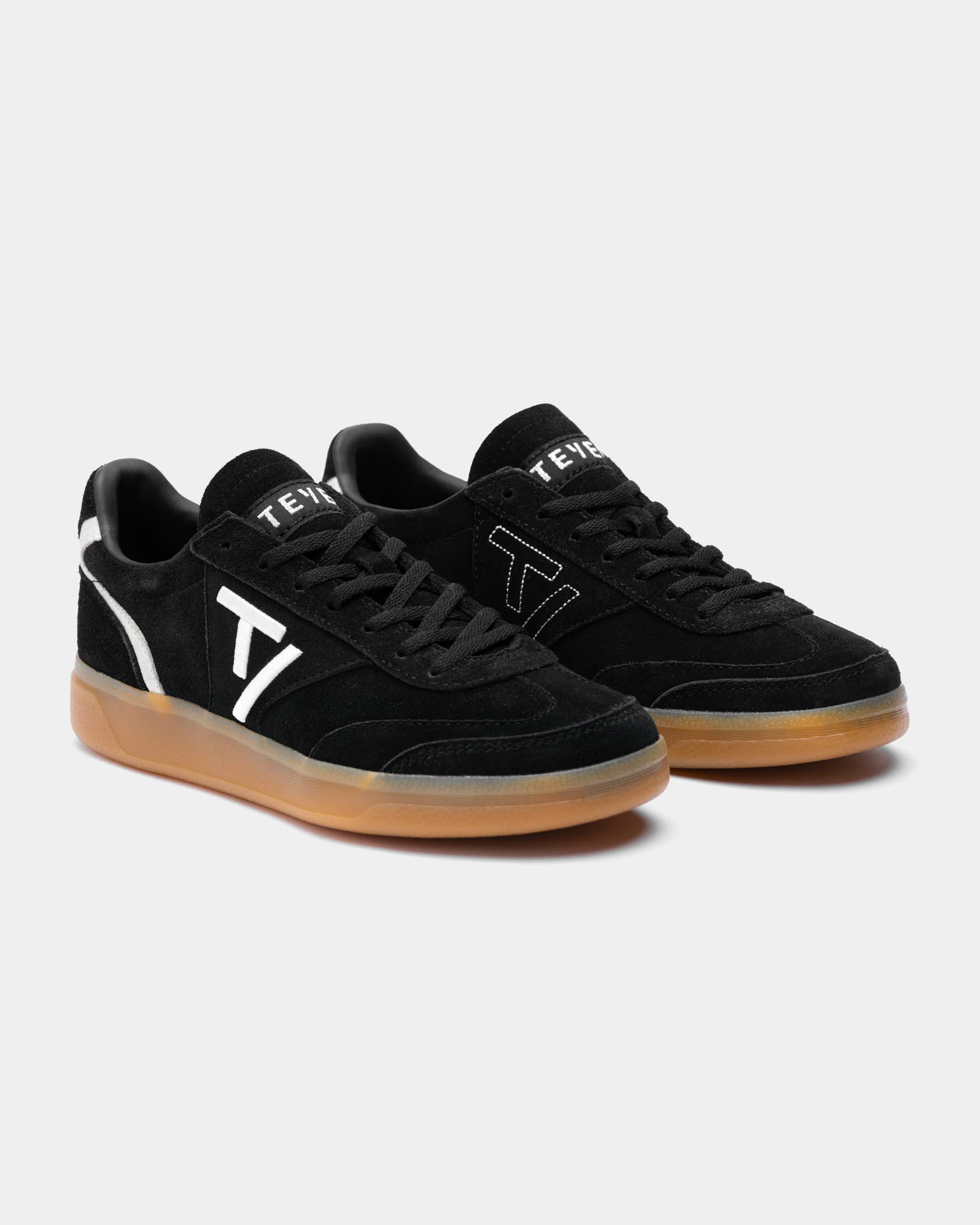 Baskets Classic Femme « noir/blanc cassé »